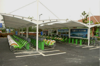 公共自行車長期日曬雨淋，市民呼吁裝車棚